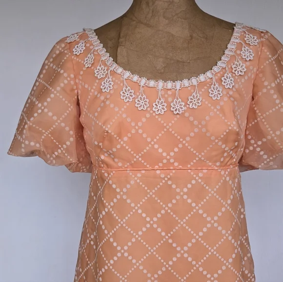 Vintage Bridgerton Puff Sleeve Orange Cream Bow Back Crochet Fringe Dress, XS/S - Picture 9 of 12